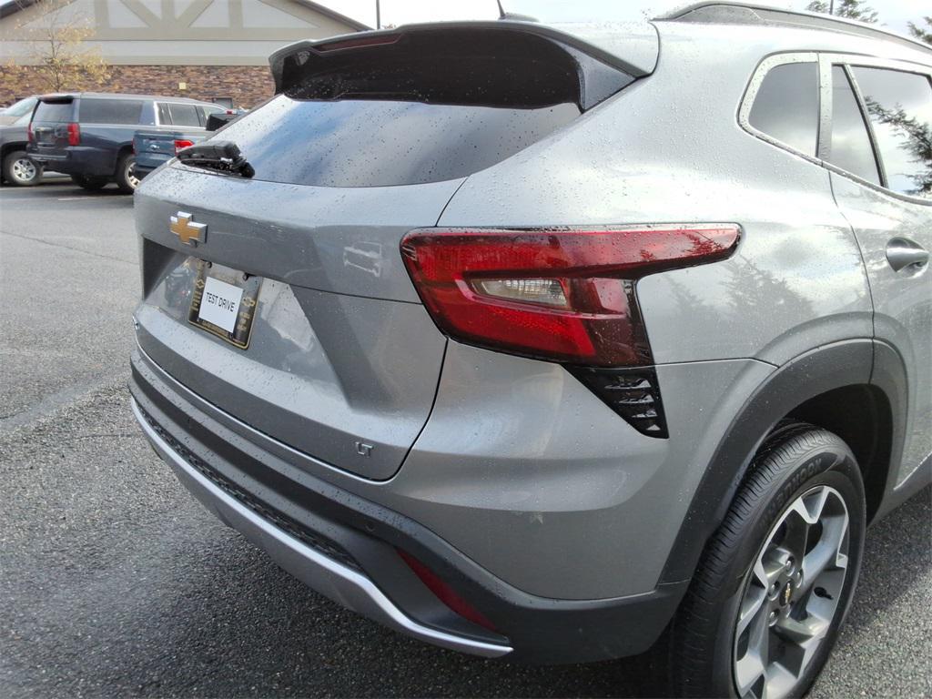 used 2024 Chevrolet Trax car, priced at $20,989