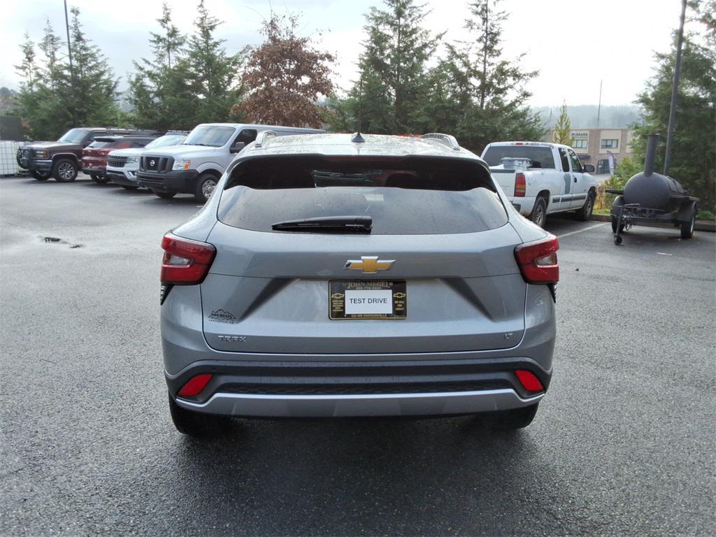 used 2024 Chevrolet Trax car, priced at $20,989