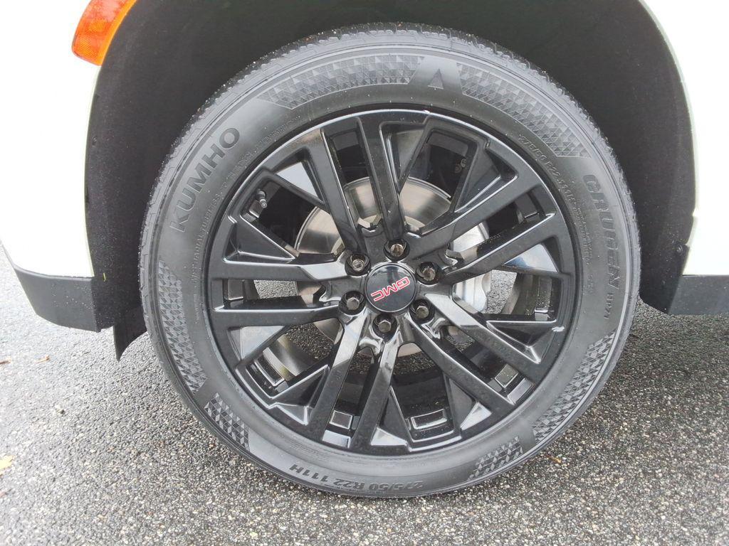 used 2023 GMC Yukon car, priced at $62,898