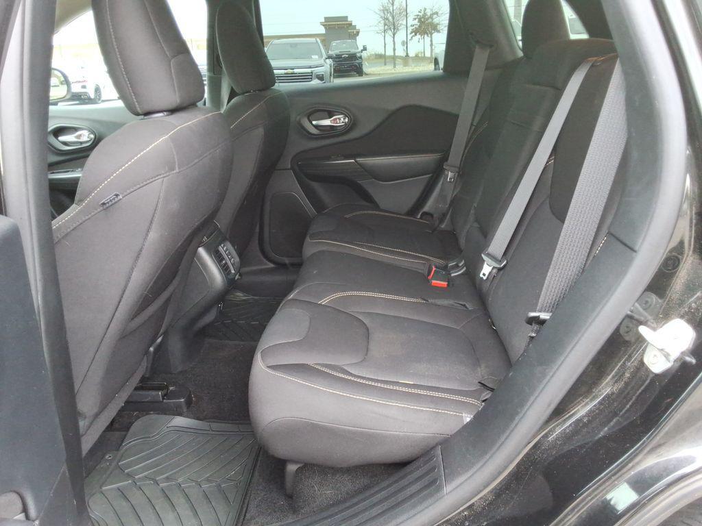 used 2016 Jeep Cherokee car, priced at $9,999