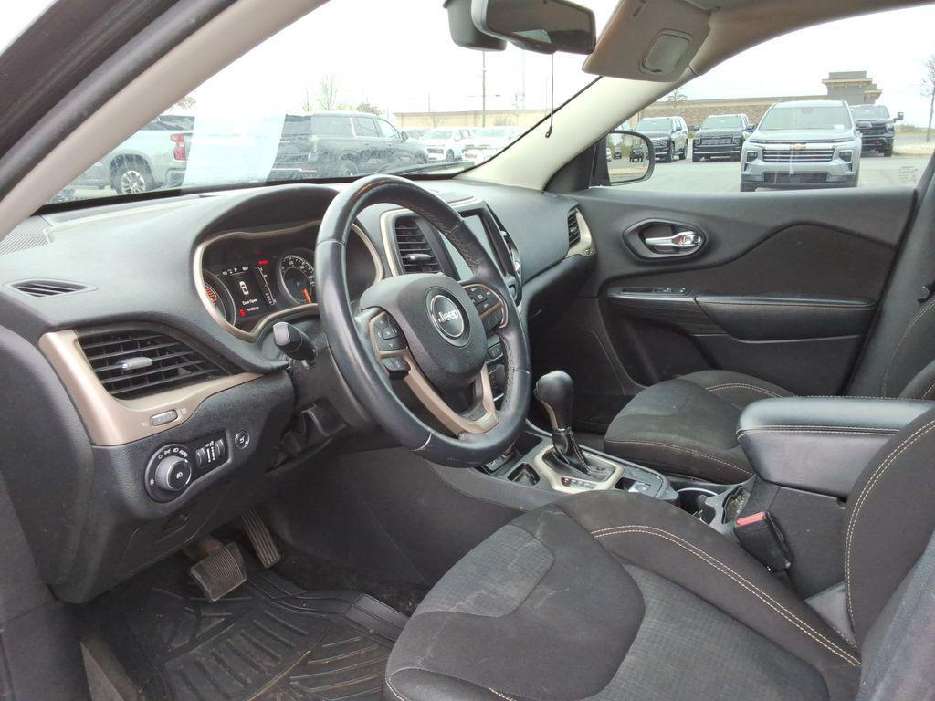 used 2016 Jeep Cherokee car, priced at $9,999