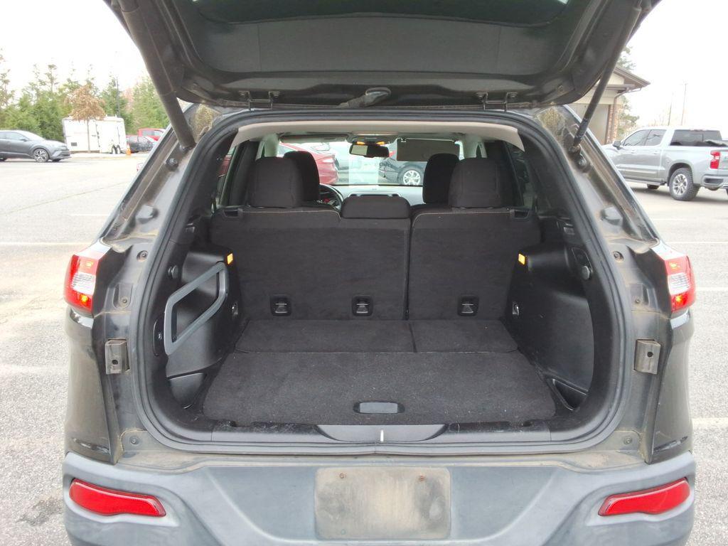 used 2016 Jeep Cherokee car, priced at $9,999