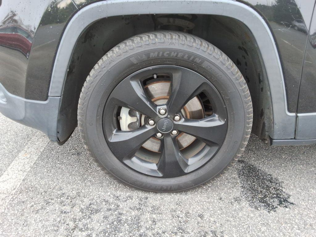 used 2016 Jeep Cherokee car, priced at $9,999