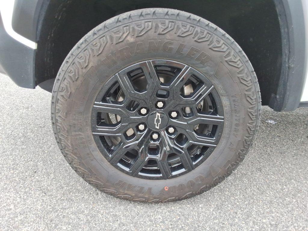 used 2025 Chevrolet Colorado car, priced at $37,033