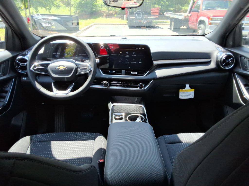new 2026 Chevrolet Equinox car, priced at $29,013