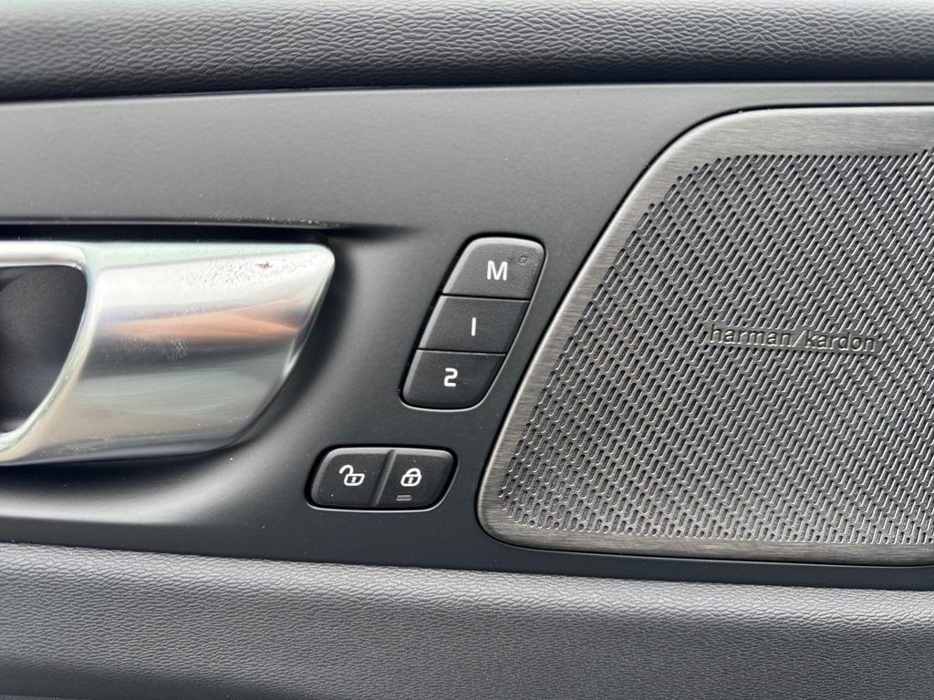 new 2026 Volvo XC60 car, priced at $59,904