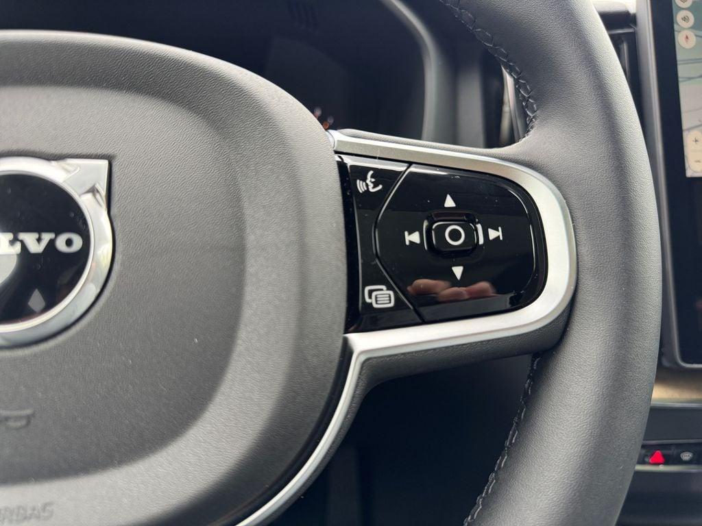 new 2026 Volvo XC60 car, priced at $59,904