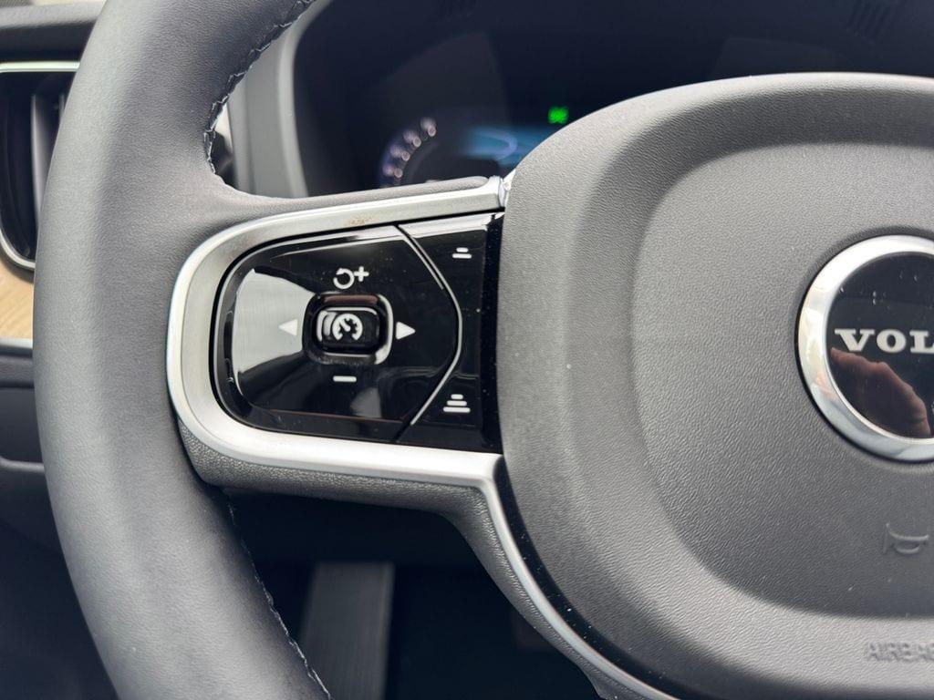 new 2026 Volvo XC60 car, priced at $59,904
