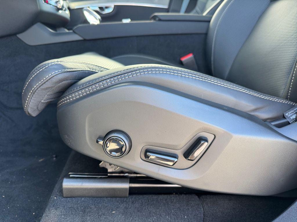 new 2026 Volvo XC90 Plug-In Hybrid car, priced at $87,179
