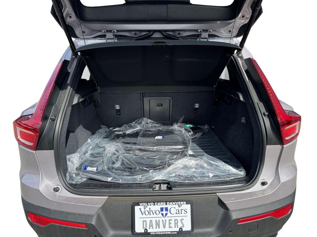new 2026 Volvo XC40 car, priced at $50,809