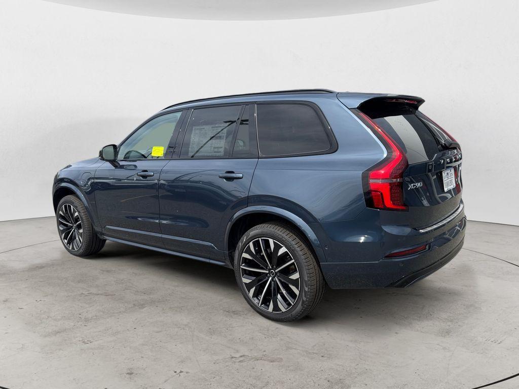 new 2026 Volvo XC90 Plug-In Hybrid car, priced at $87,179