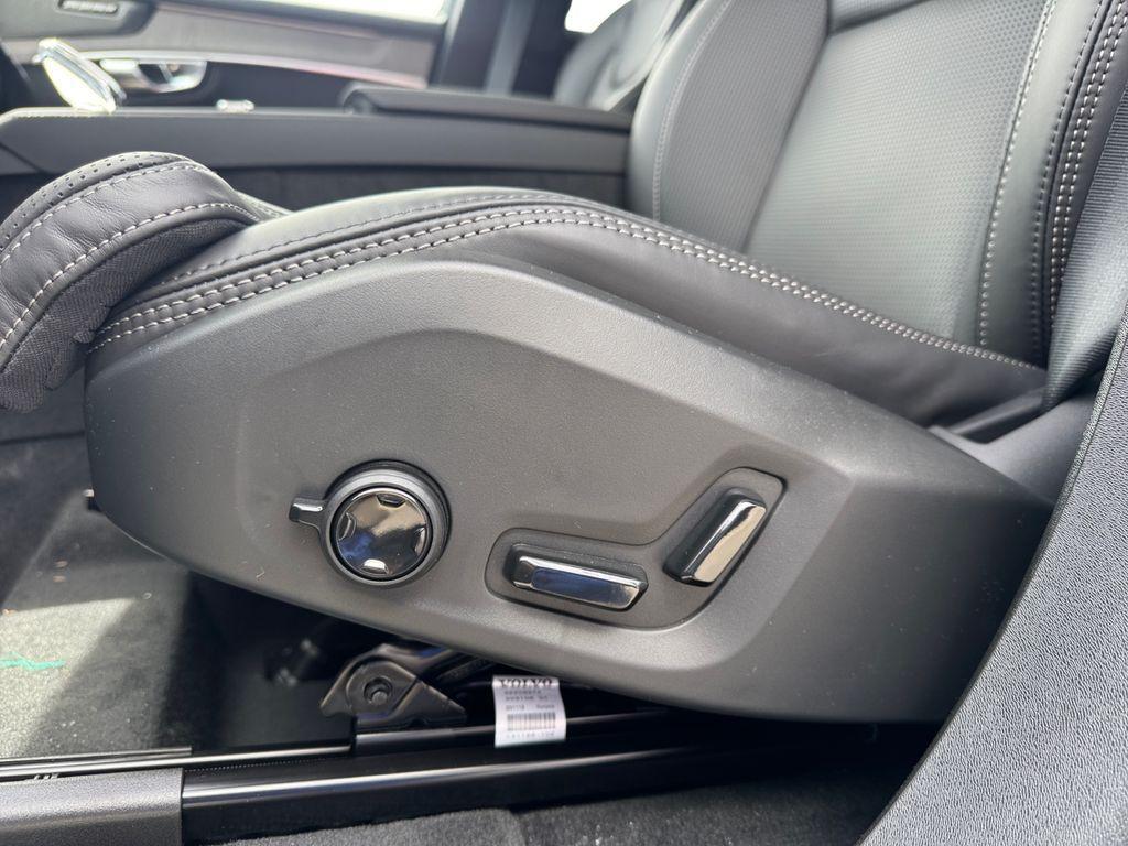 new 2026 Volvo XC90 Plug-In Hybrid car, priced at $87,179