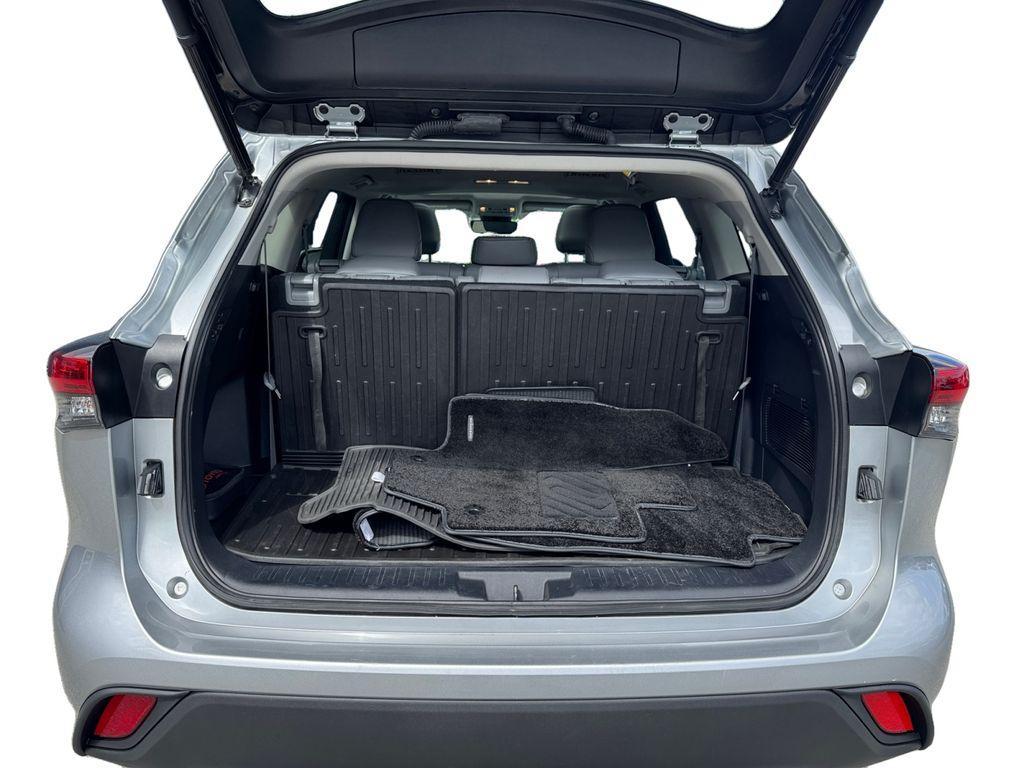 used 2021 Toyota Highlander car, priced at $33,740