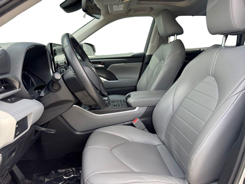 used 2021 Toyota Highlander car, priced at $33,740