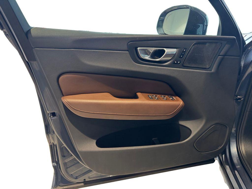 used 2023 Volvo XC60 car, priced at $35,868