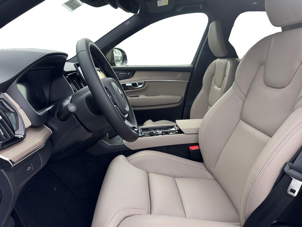 new 2026 Volvo XC90 car, priced at $76,209