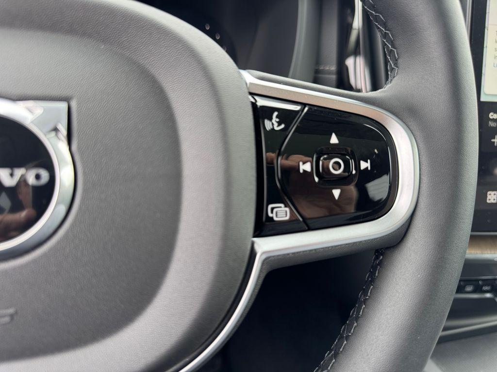 new 2026 Volvo XC60 Plug-In Hybrid car, priced at $75,904