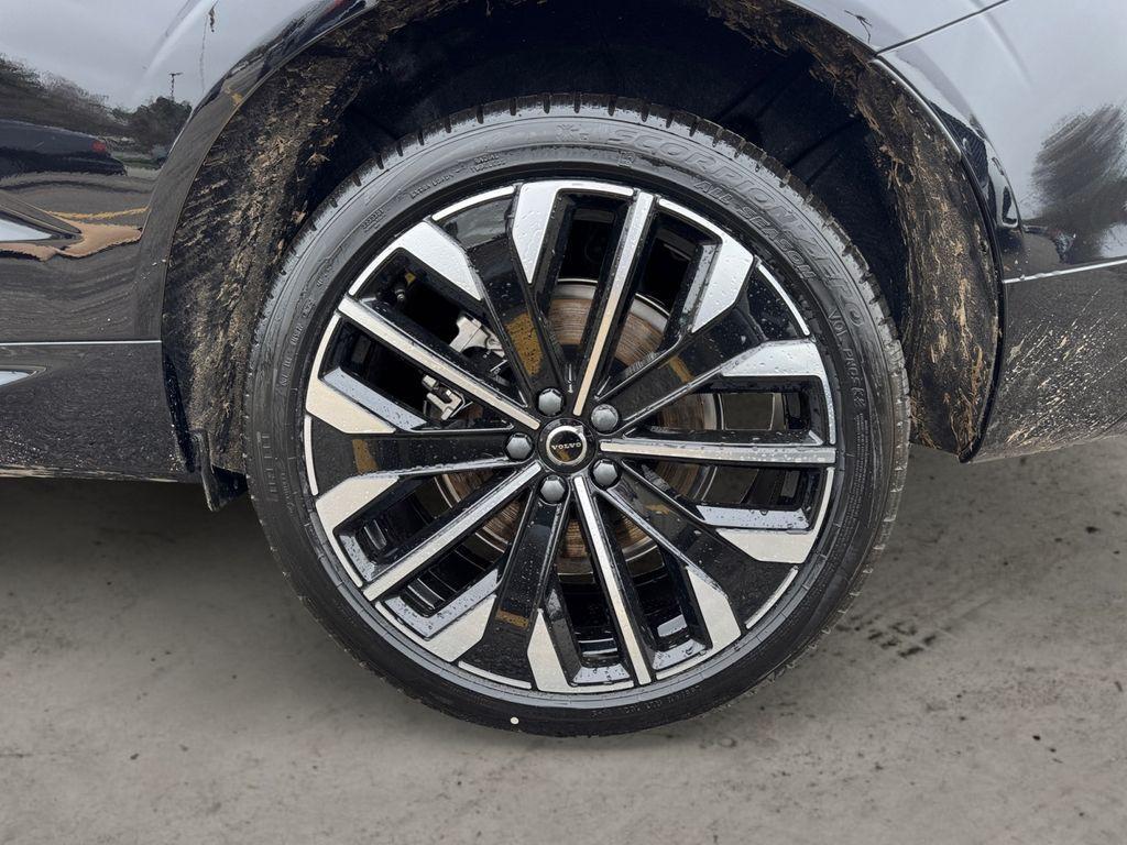 new 2026 Volvo XC60 Plug-In Hybrid car, priced at $75,904