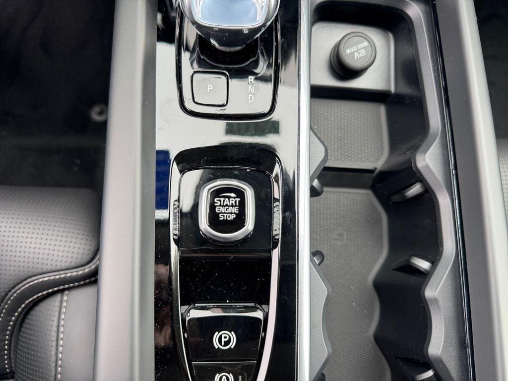 new 2026 Volvo XC60 Plug-In Hybrid car, priced at $75,904