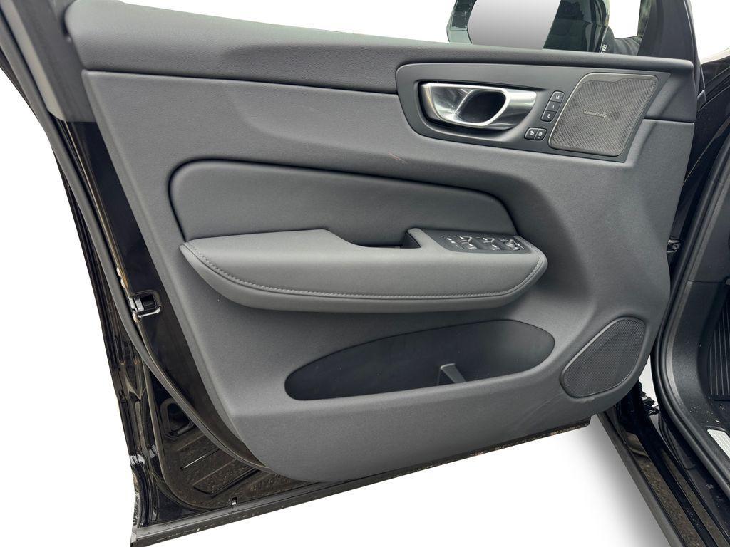 new 2026 Volvo XC60 Plug-In Hybrid car, priced at $75,904