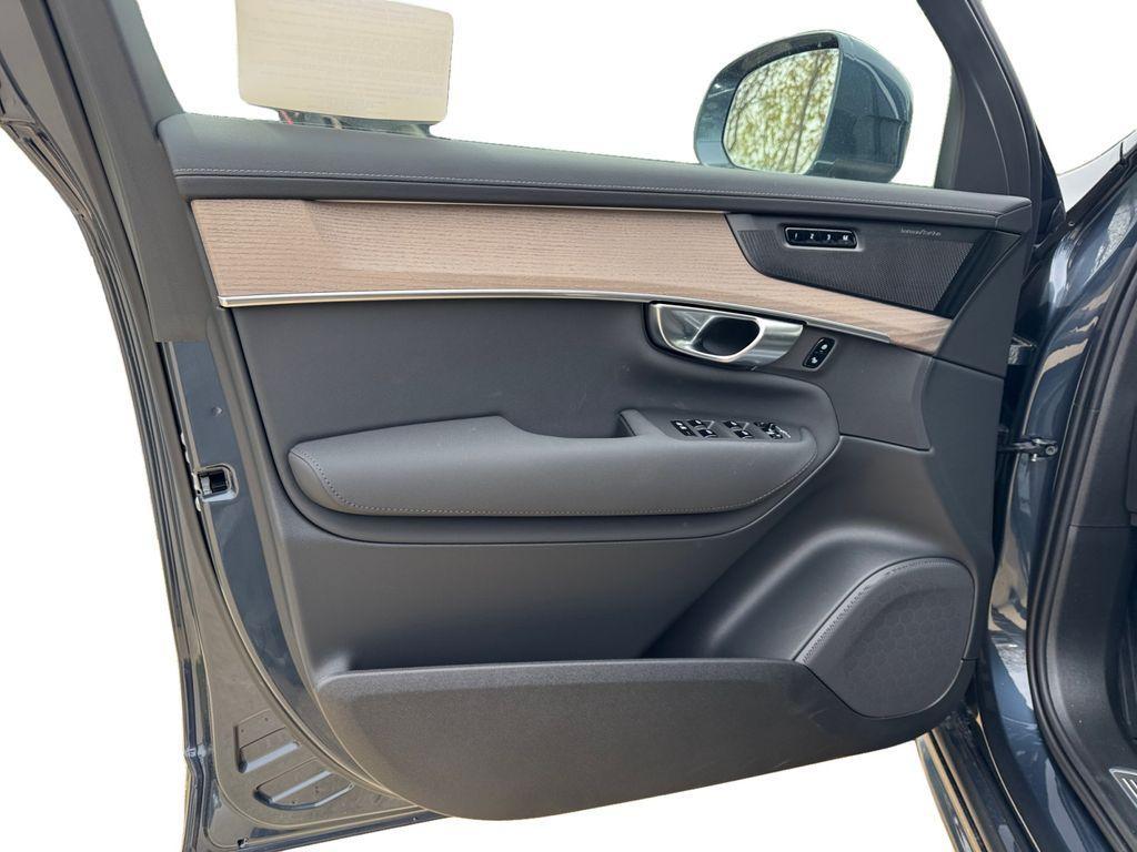 new 2026 Volvo XC90 Plug-In Hybrid car, priced at $82,424