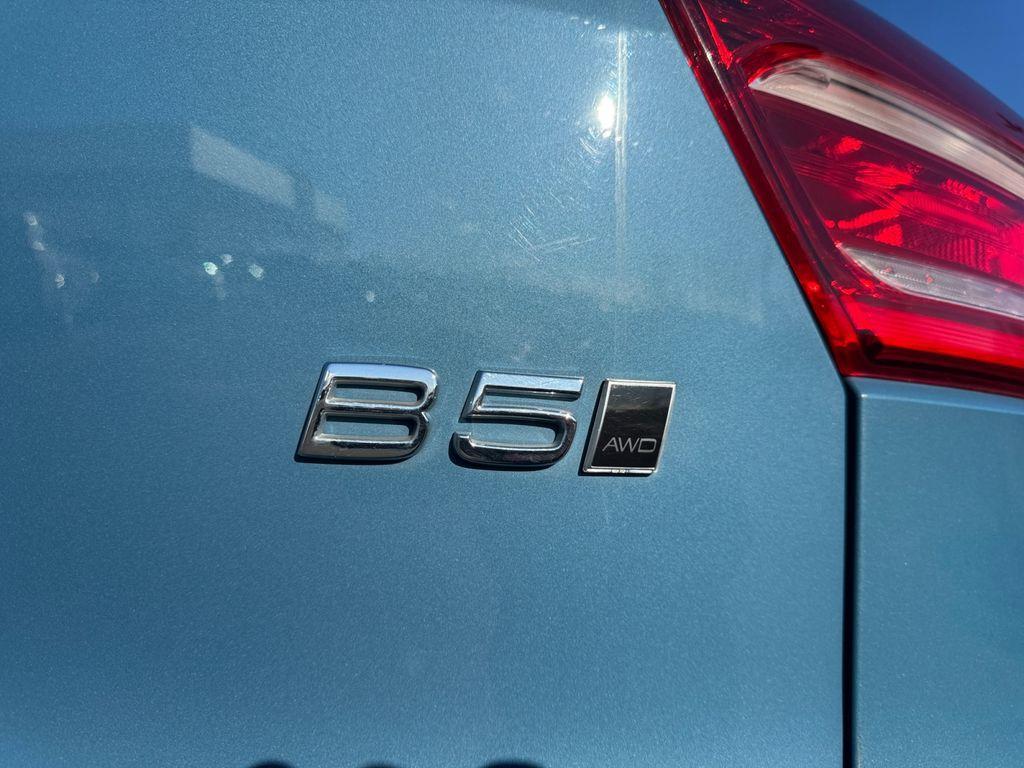 used 2025 Volvo XC40 car, priced at $31,606