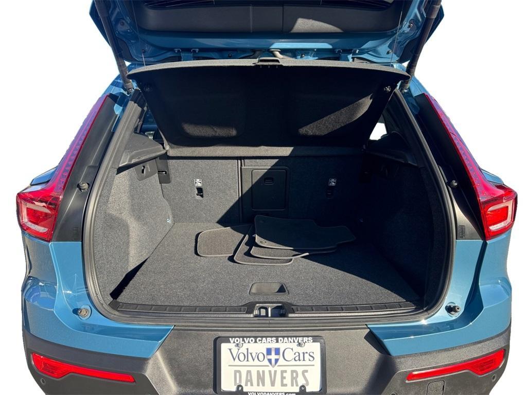 used 2025 Volvo XC40 car, priced at $31,606