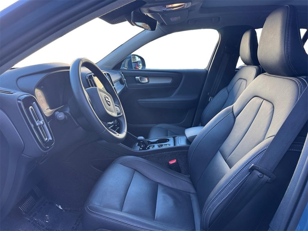 used 2025 Volvo XC40 car, priced at $31,606