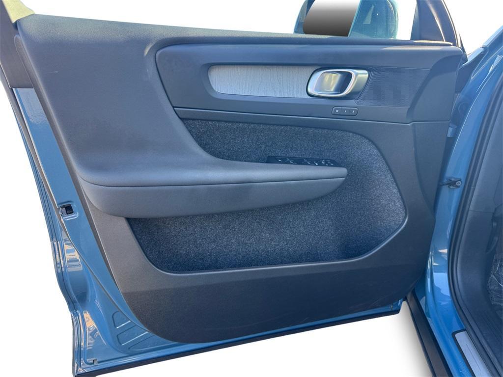 used 2025 Volvo XC40 car, priced at $31,606