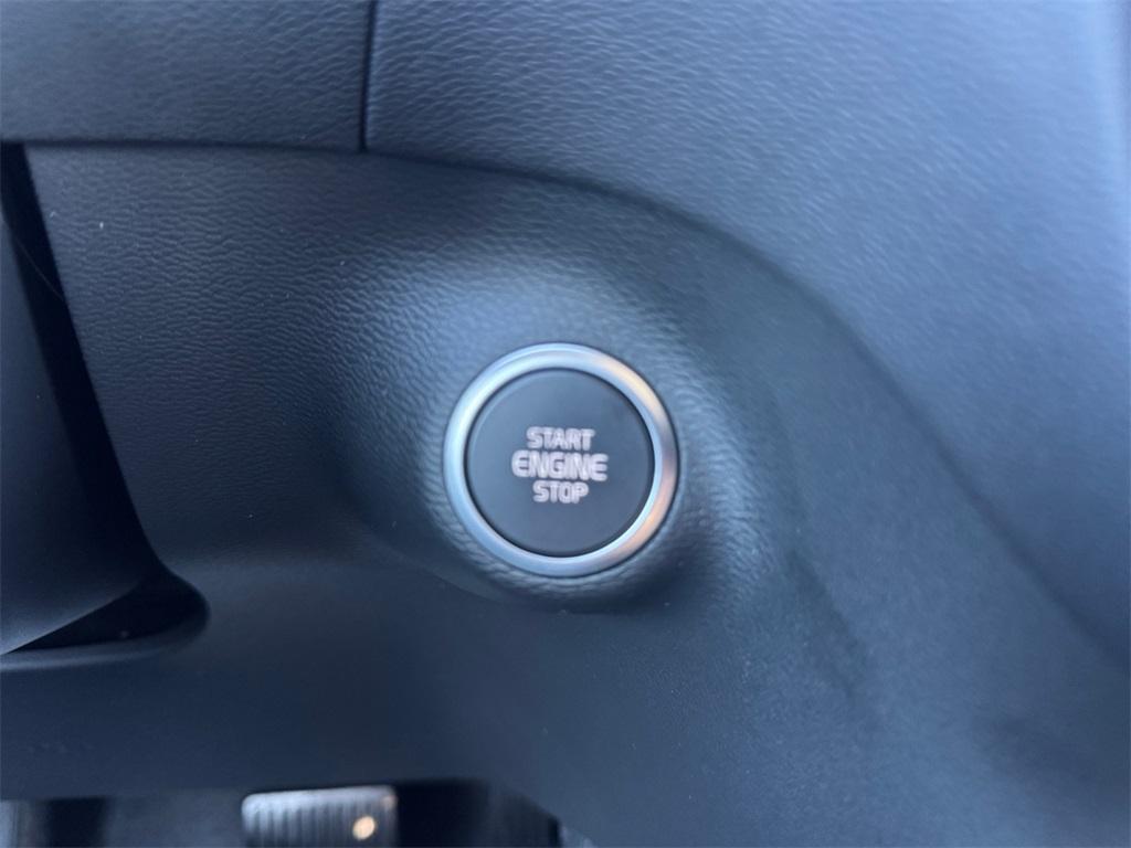 used 2025 Volvo XC40 car, priced at $31,606