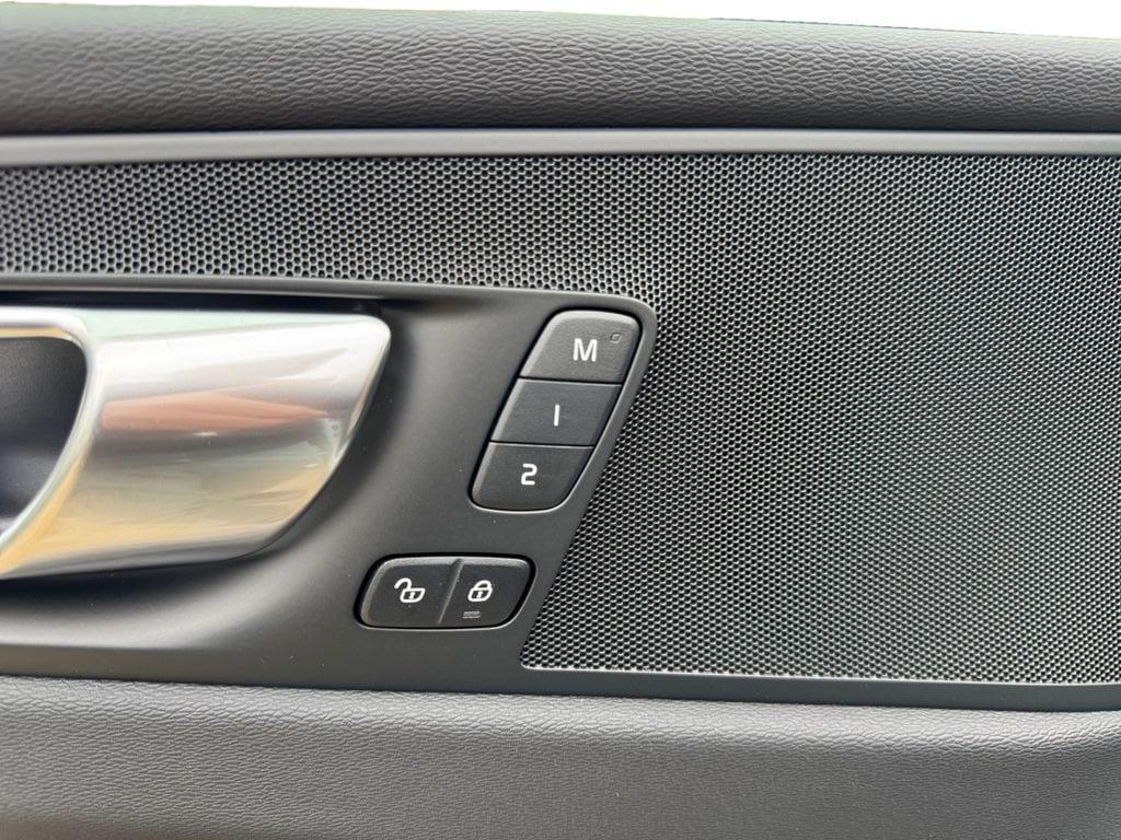 new 2026 Volvo XC60 car, priced at $58,534