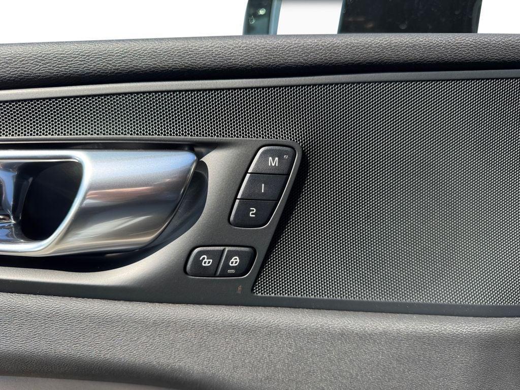 new 2026 Volvo XC60 car, priced at $58,109
