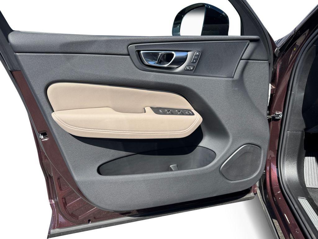 new 2026 Volvo XC60 car, priced at $58,109