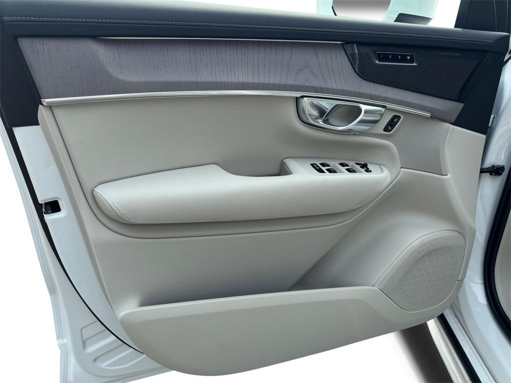 new 2026 Volvo XC90 Plug-In Hybrid car, priced at $86,174