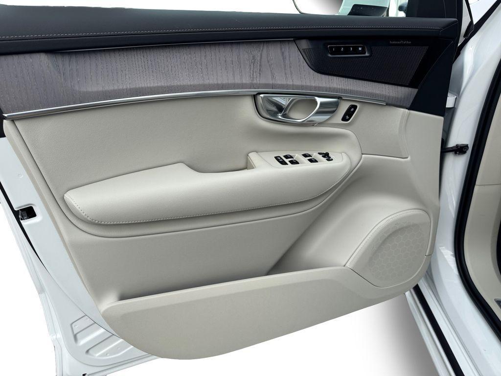 new 2026 Volvo XC90 car, priced at $75,704