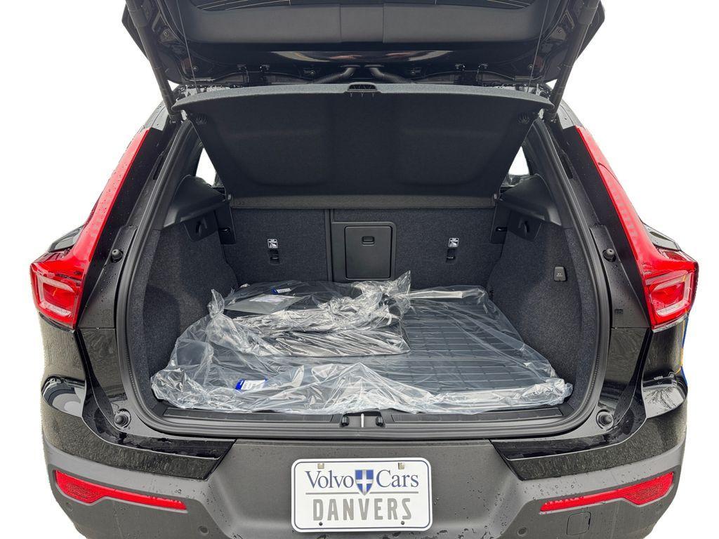 new 2026 Volvo XC40 car, priced at $54,184
