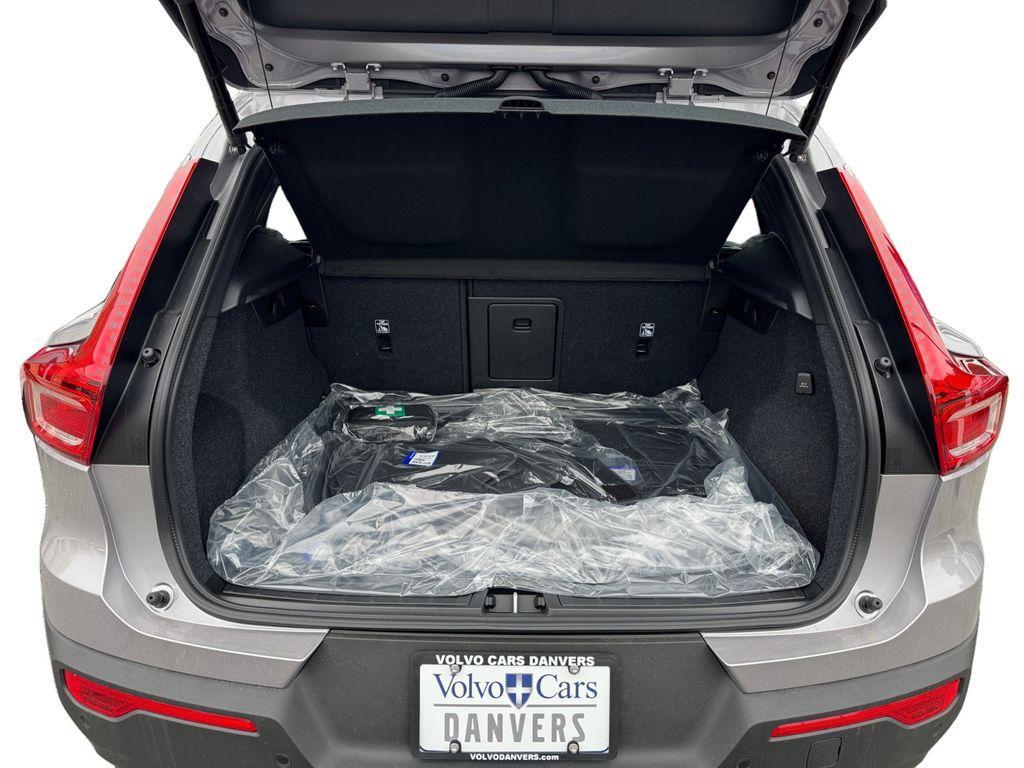 new 2026 Volvo XC40 car, priced at $54,749