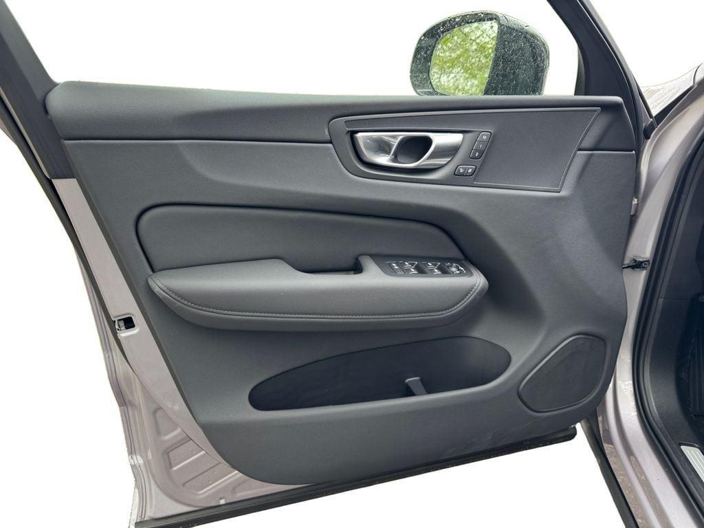 new 2026 Volvo XC60 car, priced at $58,654
