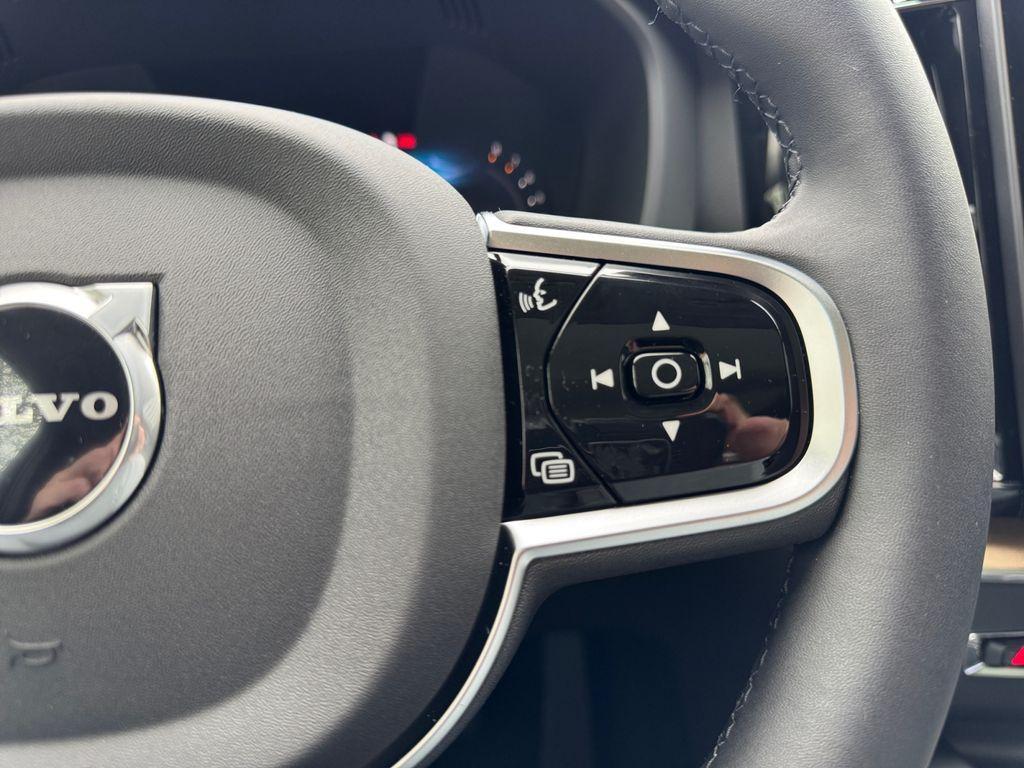 new 2026 Volvo XC60 car, priced at $58,654