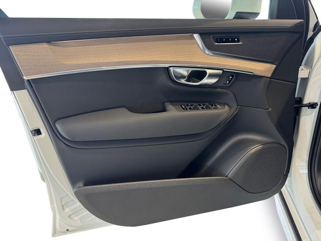 new 2026 Volvo XC90 car, priced at $65,324