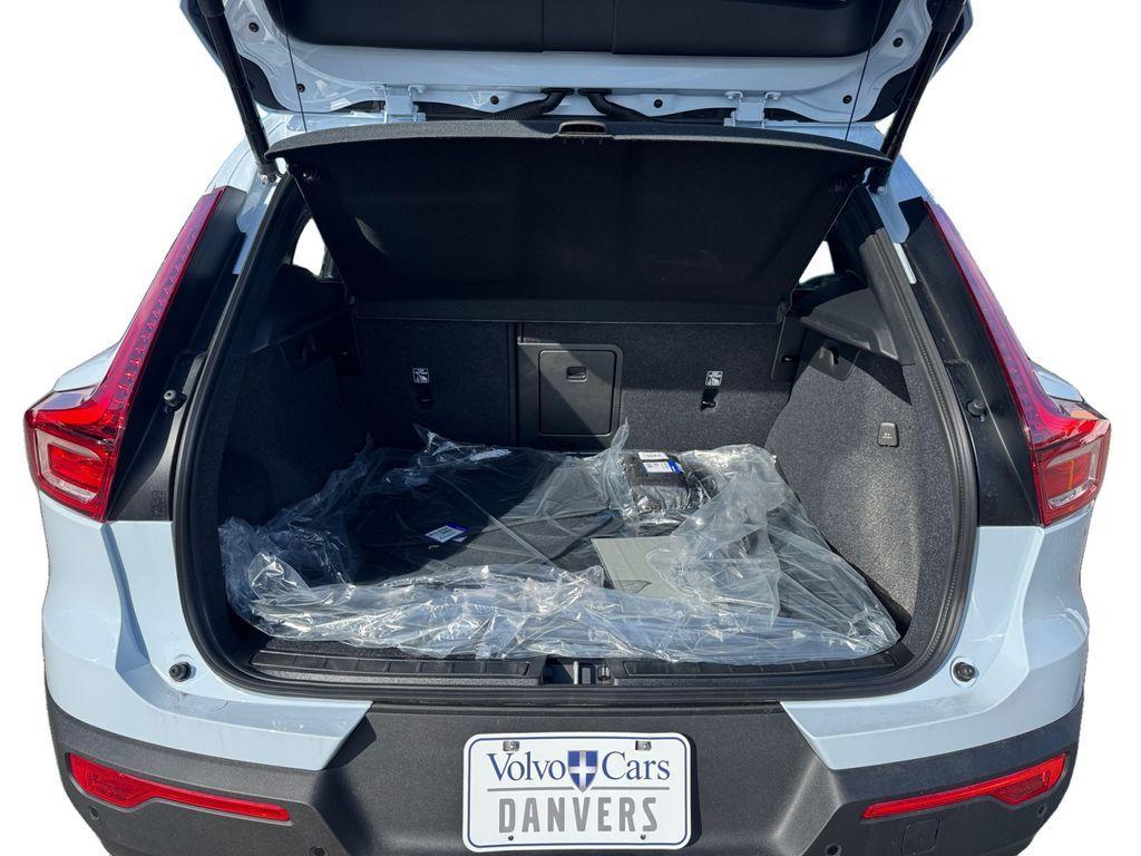 new 2026 Volvo XC40 car, priced at $50,809