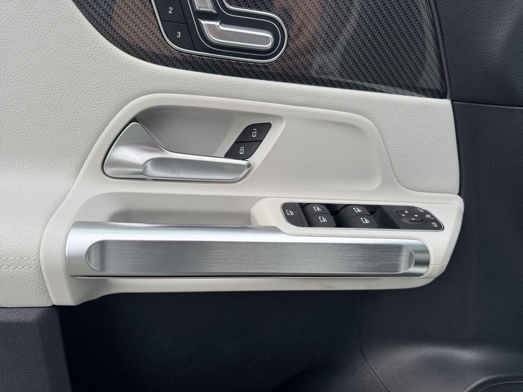 used 2022 Mercedes-Benz GLB 250 car, priced at $29,995