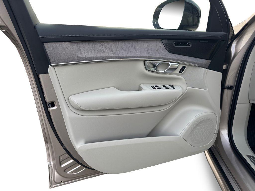 new 2026 Volvo XC90 car, priced at $76,499