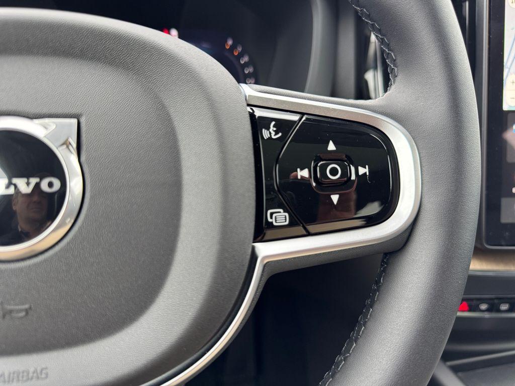 new 2026 Volvo XC60 car, priced at $58,534