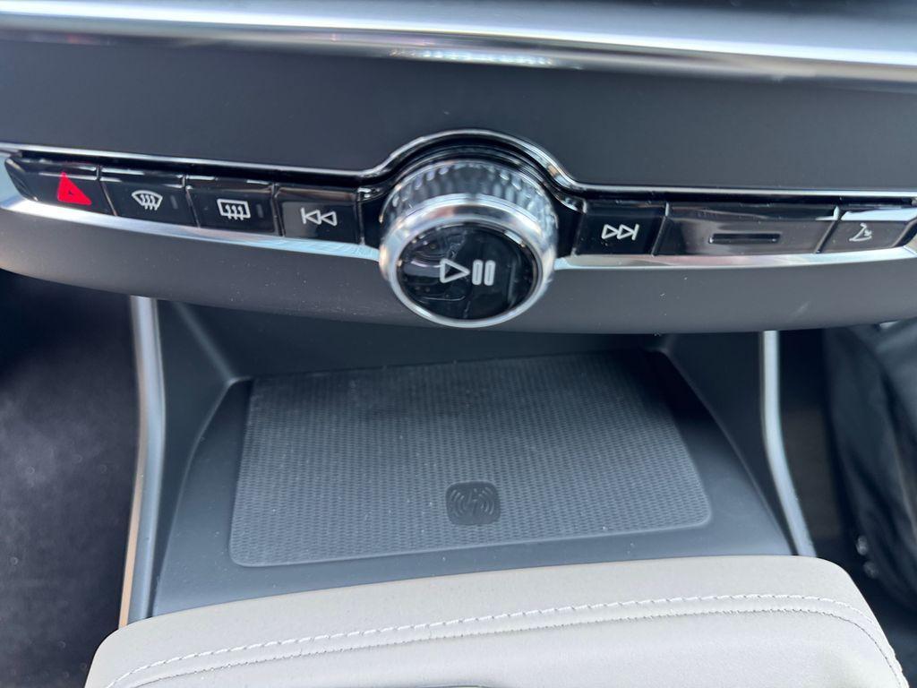 new 2026 Volvo XC90 Plug-In Hybrid car, priced at $82,424