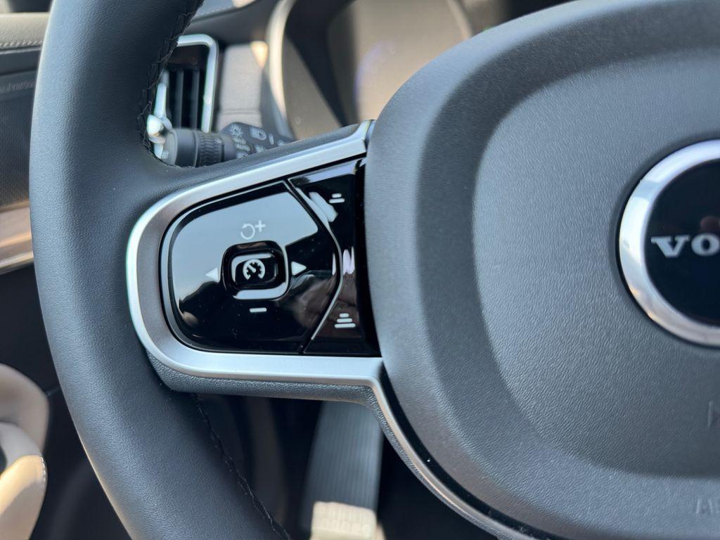 new 2026 Volvo XC90 Plug-In Hybrid car, priced at $82,424