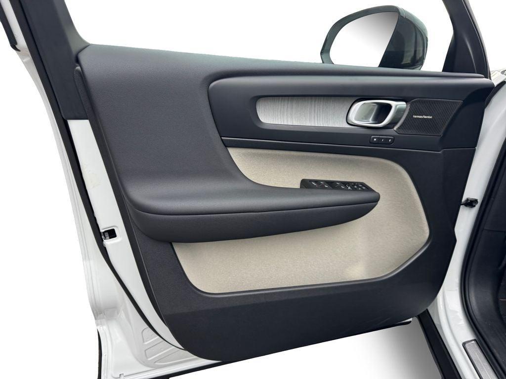 new 2026 Volvo XC40 car, priced at $54,184