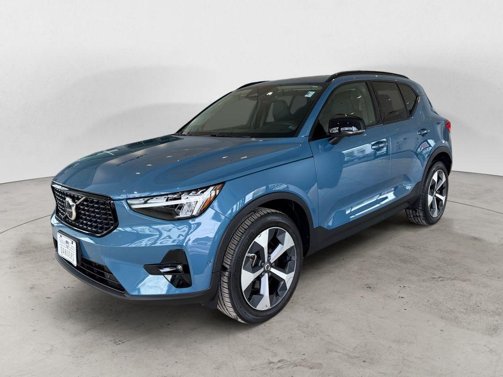 used 2023 Volvo XC40 car, priced at $28,995