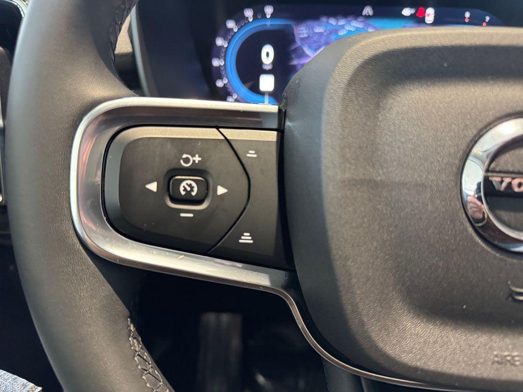 used 2023 Volvo XC40 car, priced at $28,995