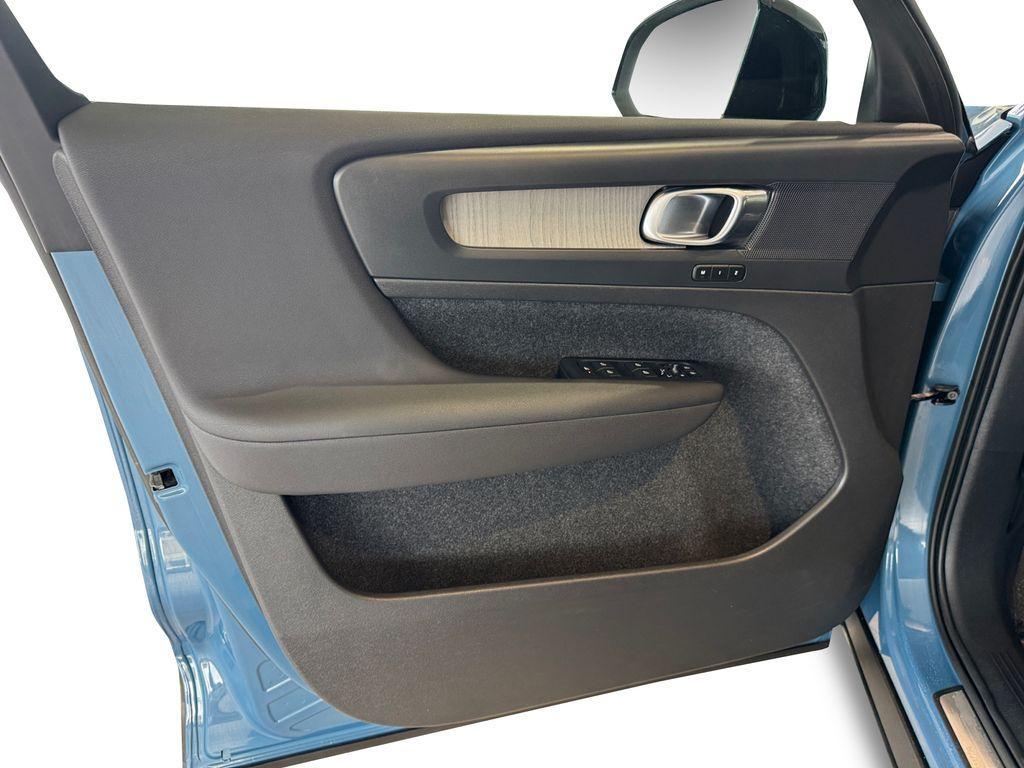 used 2023 Volvo XC40 car, priced at $28,995